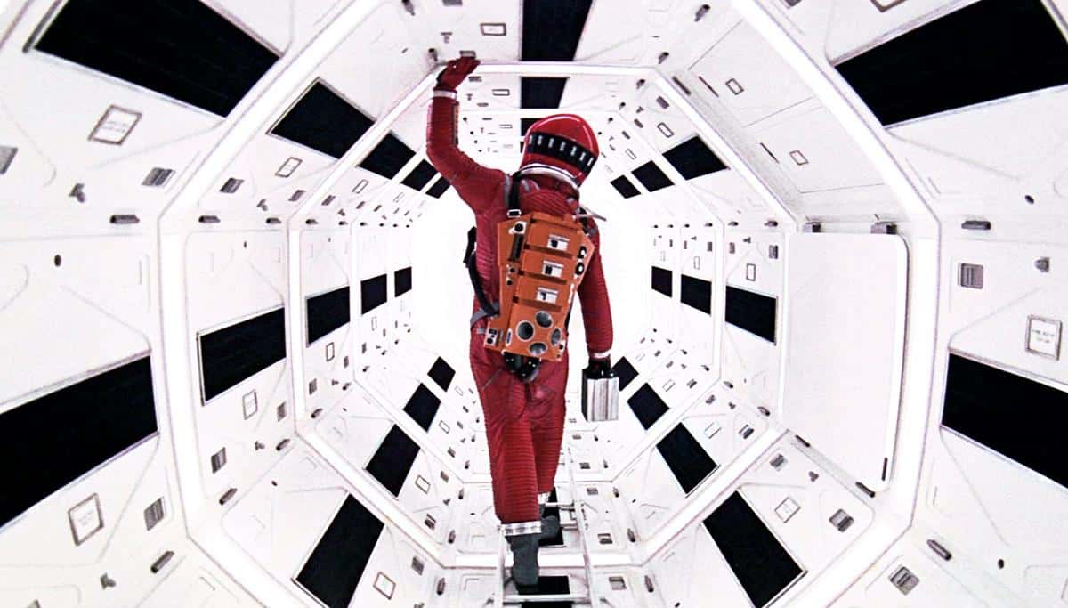 20 Film Bertema Luar Angkasa Terbaik yang Wajib Ditonton - Stanley Kubrick 2001 A Space Odyssey Watch Online