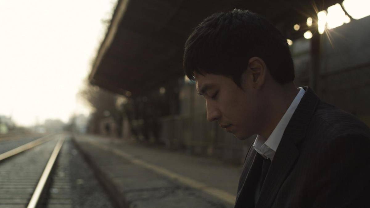 10 Film Terbaik Lee Je Hoon, Jadi Anak Sekolah Hingga Dukun 2