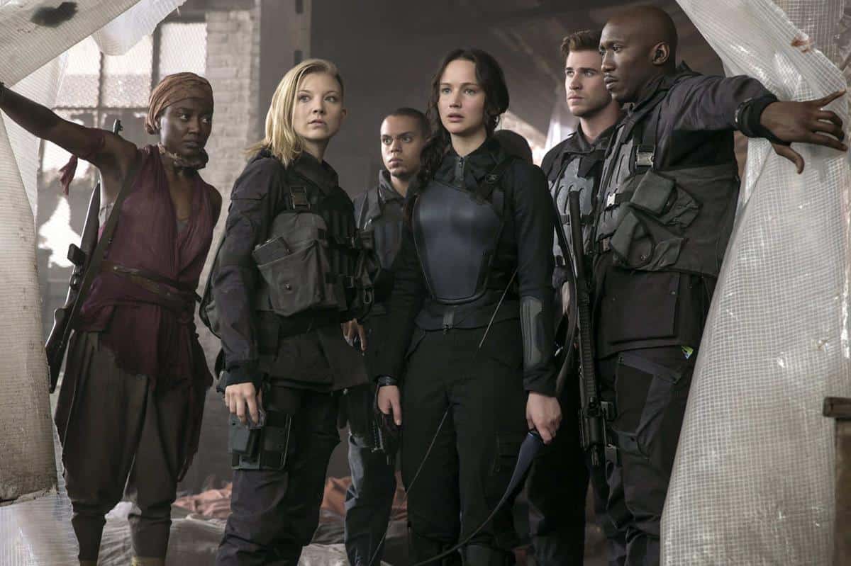 Sinopsis & Review The Hunger Games: Mockingjay – Part 1 5
