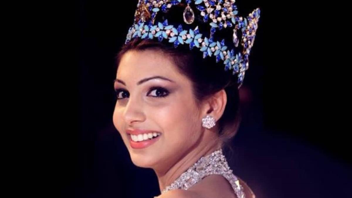 11 Wanita India yang Menjadi Ratu Kecantikan Dunia 8