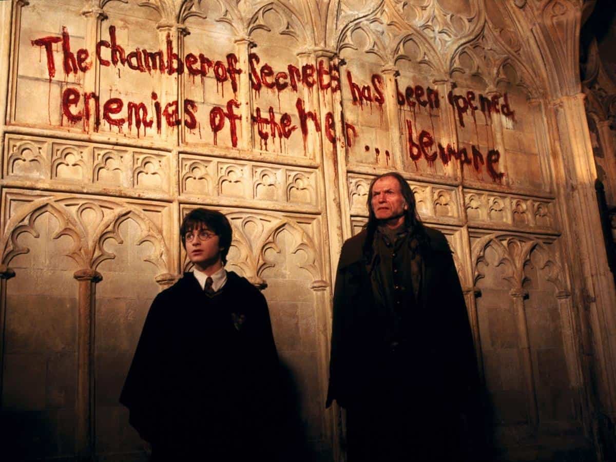 Review & Sinopsis Harry Potter and The Chamber of Secrets 9