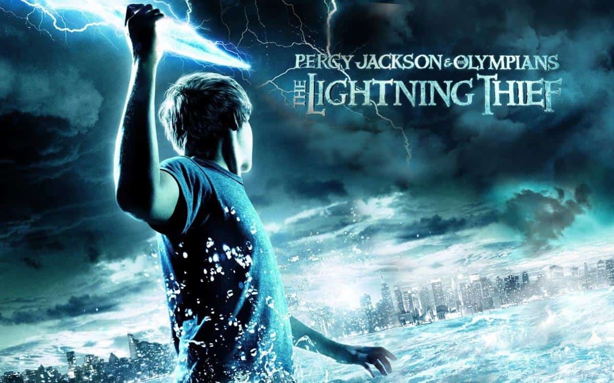Sinopsis & Review Percy Jackson & the Olympians: The Lightning Thief 1