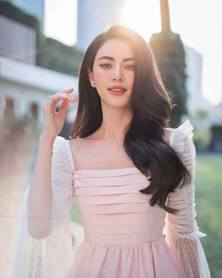 10 Aktris Thailand Terbaik yang Cantik dan Jago Akting 19