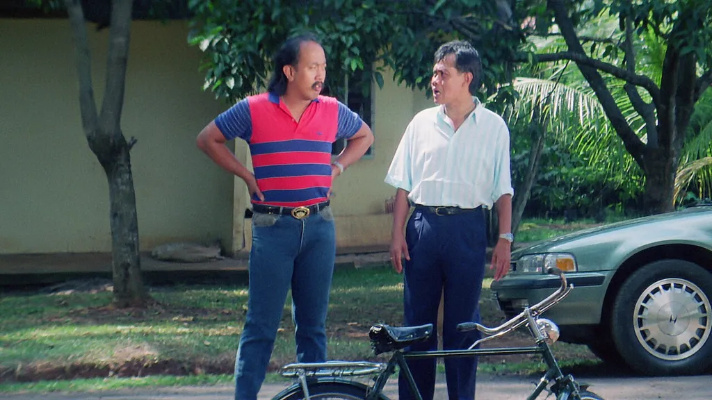 Sinopsis & Review Film Warkop DKI Sudah Pasti Tahan (1991) 4