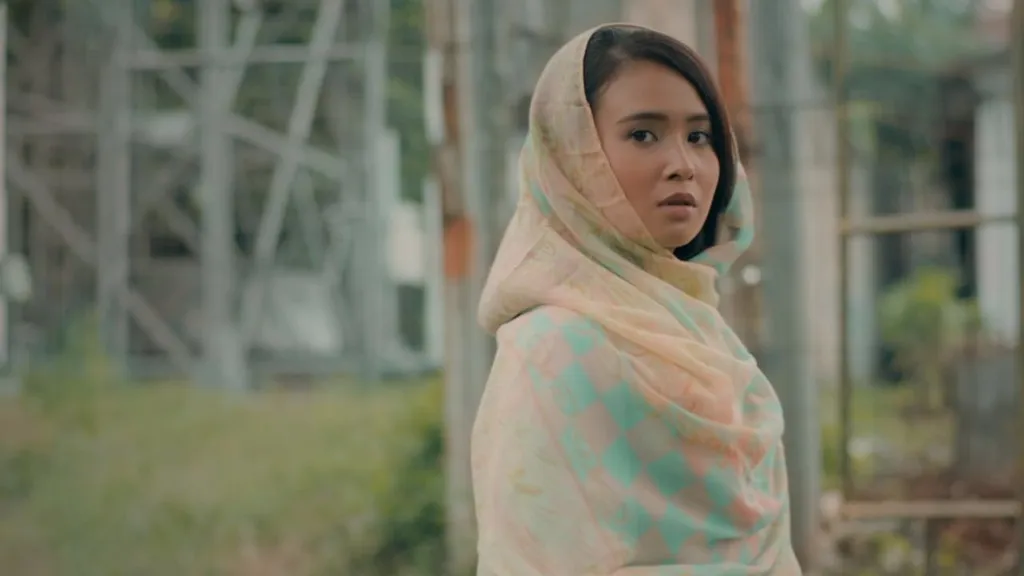 10 Film Terbaik Ayushita, Aktris Indonesia yang Multitalenta 14