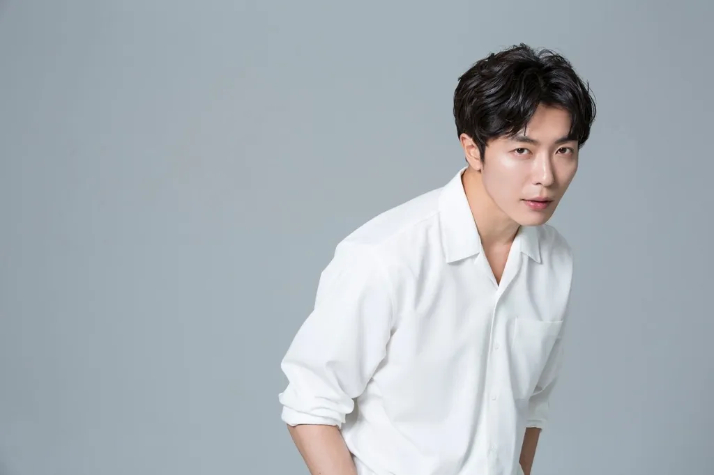 10 Aktor Korea yang Terkenal Karena Peran Antagonisnya 16