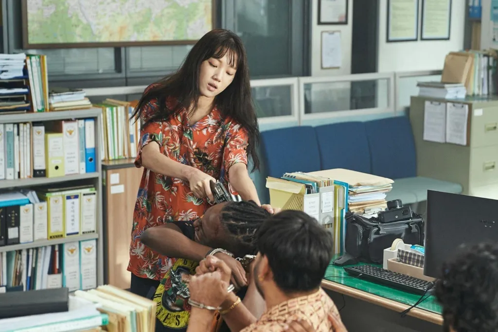 Cho Ji Hye – Lee Sung Kyung