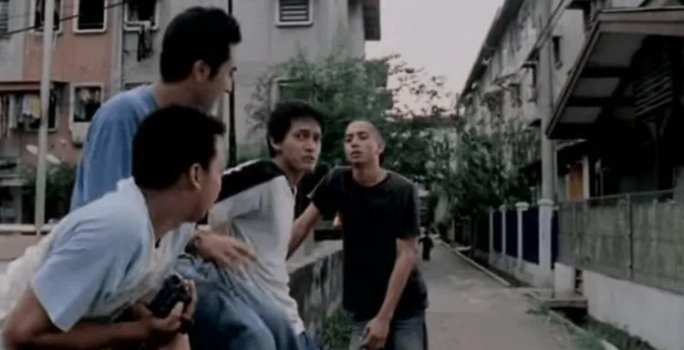 film persahabatan indonesia_Mengejar Matahari [2004]_