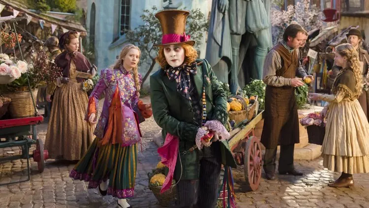 Alice Through The Looking Glass (2019)_